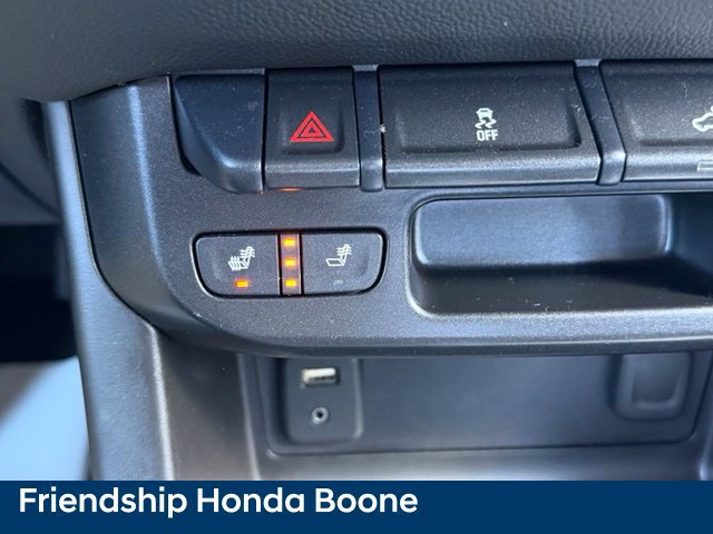 Used 2016 Chevrolet Colorado LT w/ Luxury Package, Chrome AWD/4WD image 32