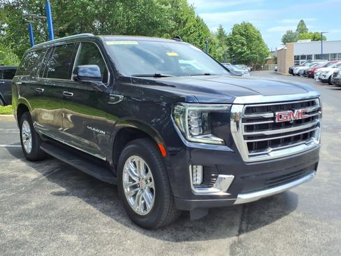 Used 2022 GMC Yukon XL SLT w/ SLT Premium Package AWD/4WD image 1