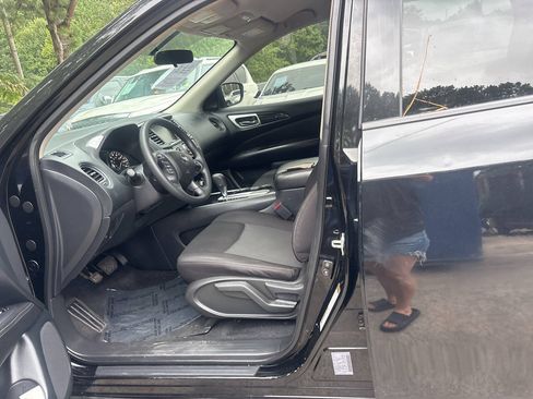 Used 2020 Nissan Pathfinder S FWD image 9