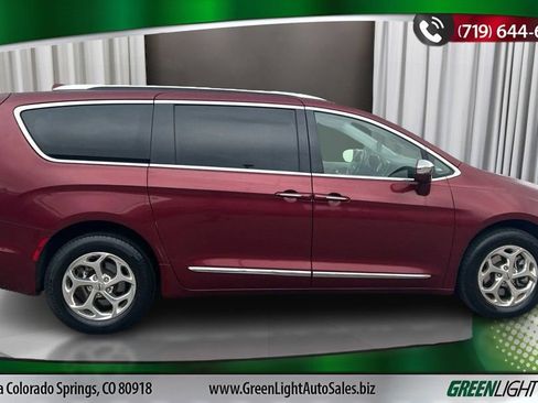 Used 2021 Chrysler Pacifica Limited w/ Premium & Safety Sphere Group AWD/4WD image 6
