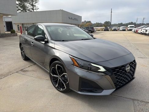 Used 2024 Nissan Altima 2.5 SR image 4