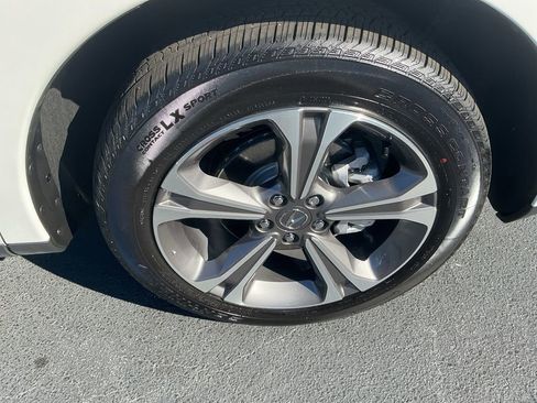 Certified 2025 Acura RDX w/ Technology Package image 22