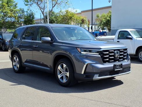 Certified 2025 Honda Pilot EX-L image 3