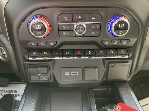 Used 2021 GMC Sierra 1500 Denali w/ Denali Ultimate Package AWD/4WD image 13