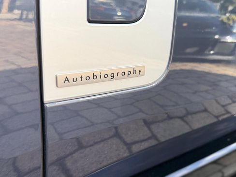 Used 2024 Land Rover Range Rover Long Wheelbase Autobiography image 20