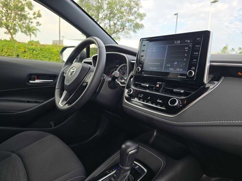 Used 2022 Toyota Corolla SE image 10