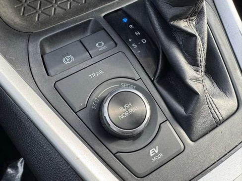 Certified 2022 Toyota RAV4 LE AWD/4WD image 14