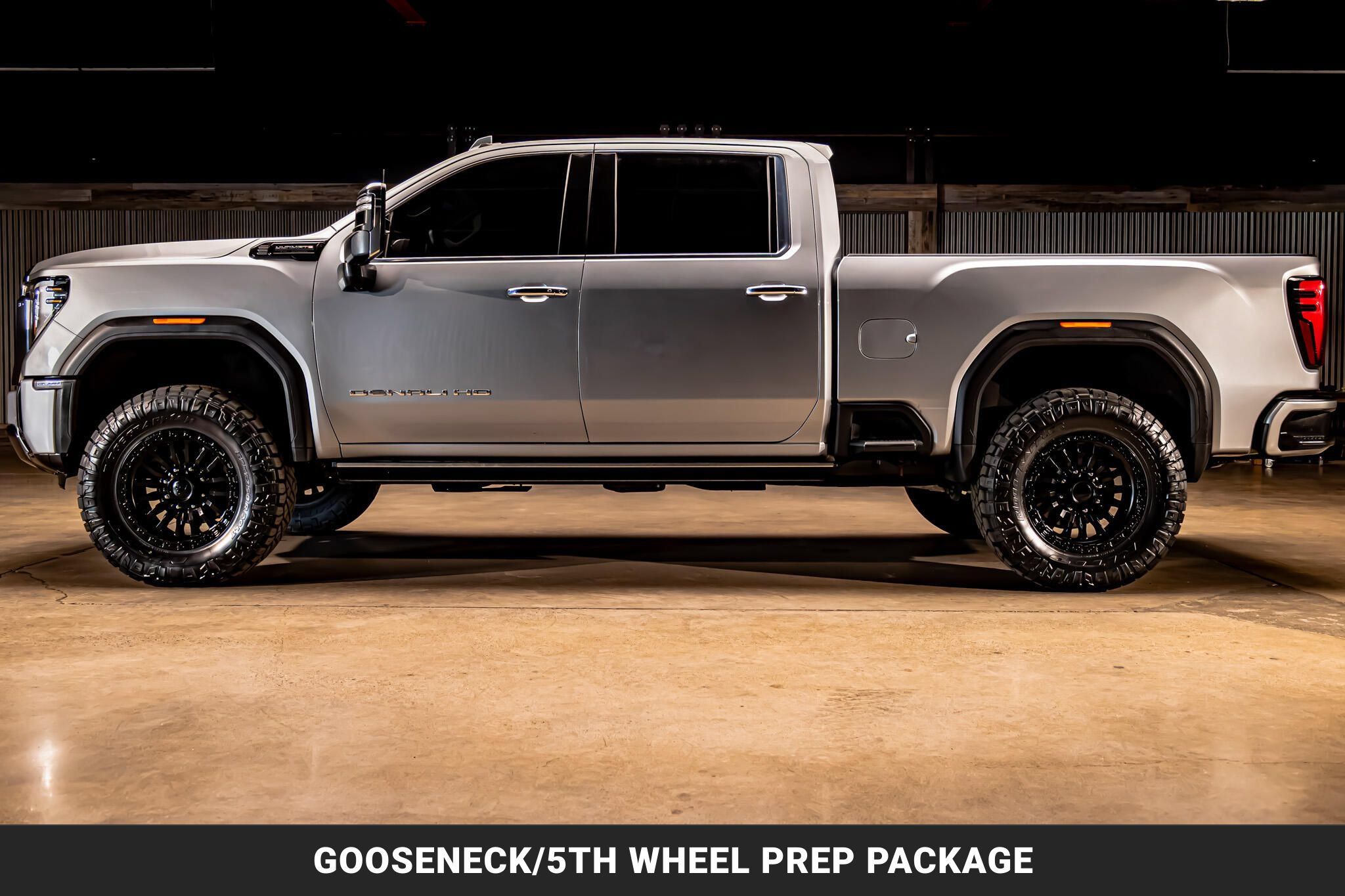 Used 2024 GMC Sierra 2500 Denali Ultimate AWD/4WD image 6