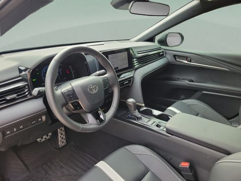 Used 2026 Toyota Camry SE FWD image 8