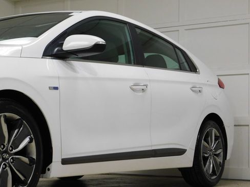 Used 2018 Hyundai Ioniq Limited FWD image 22