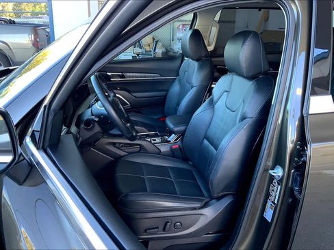 Used 2023 Kia Telluride EX image 13