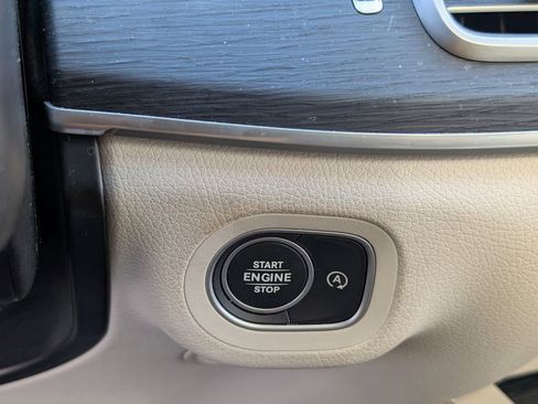 Used 2024 Mercedes-Benz GLS 450 4MATIC image 22
