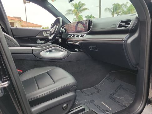 Used 2023 Mercedes-Benz GLS 450 4MATIC image 23