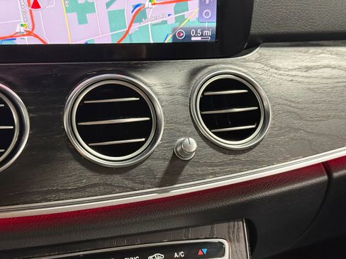 Used 2019 Mercedes-Benz E 300 4MATIC w/ Premium 1 Package image 39