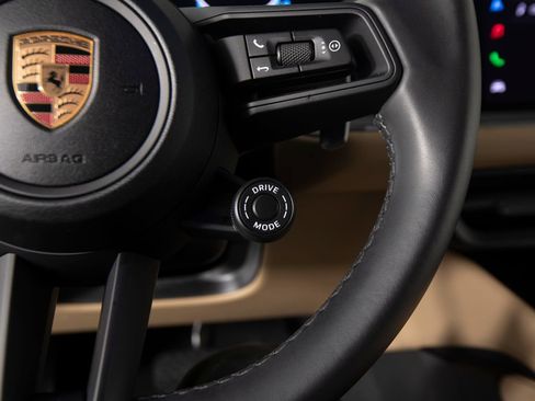 Certified 2026 Porsche Cayenne E-Hybrid AWD/4WD image 23