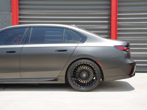 Used 2023 BMW 740i RWD image 8