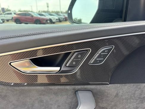 Used 2022 Audi SQ8 Prestige w/ Prestige Package AWD/4WD image 11