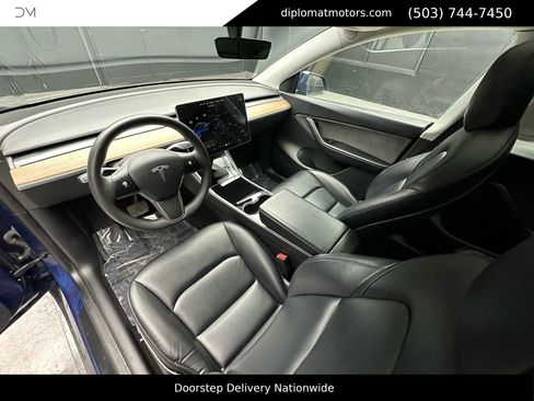 Used 2021 Tesla Model Y Long Range image 16