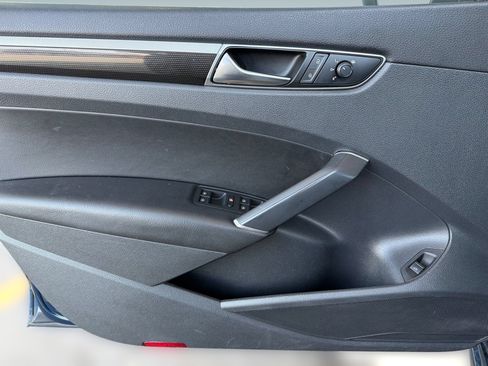 Used 2019 Volkswagen Passat 2.0T SE R-Line FWD image 15