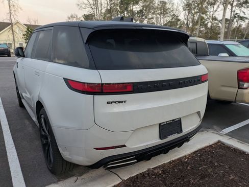 Used 2024 Land Rover Range Rover Sport Dynamic SE image 4