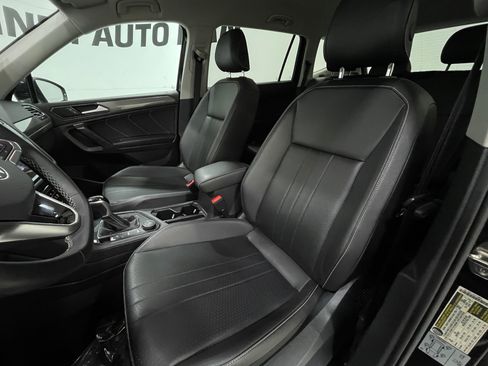 Used 2022 Volkswagen Tiguan SE AWD/4WD image 12
