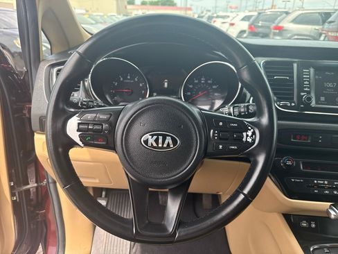 Used 2017 Kia Sedona EX FWD image 19