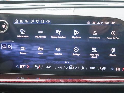 Used 2025 Chevrolet Traverse Z71 w/ Enhanced Driving Package image 13