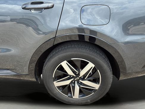 Used 2021 Kia Sorento S FWD image 40
