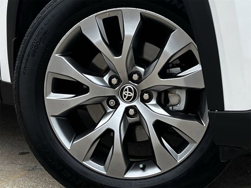 Used 2024 Toyota Grand Highlander AWD Hybrid image 31