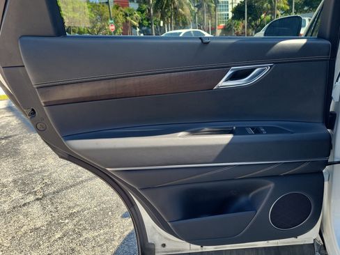 Used 2024 Genesis GV80 2.5T image 17