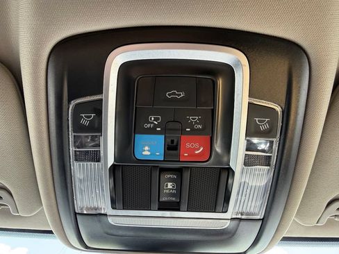 Used 2024 RAM 2500 Laramie AWD/4WD image 31
