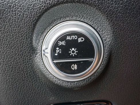 Used 2025 Mercedes-Benz C 300 Sedan image 40