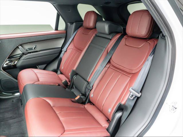 New 2026 Land Rover Range Rover Autobiography AWD/4WD image 17