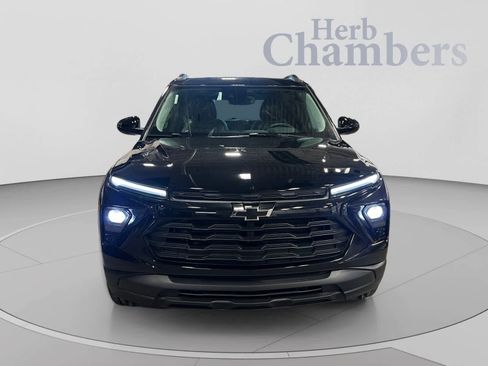 Used 2026 Chevrolet TrailBlazer LT w/ Convenience Package AWD/4WD image 2