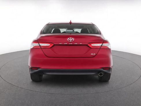 Used 2018 Toyota Camry XLE FWD image 7