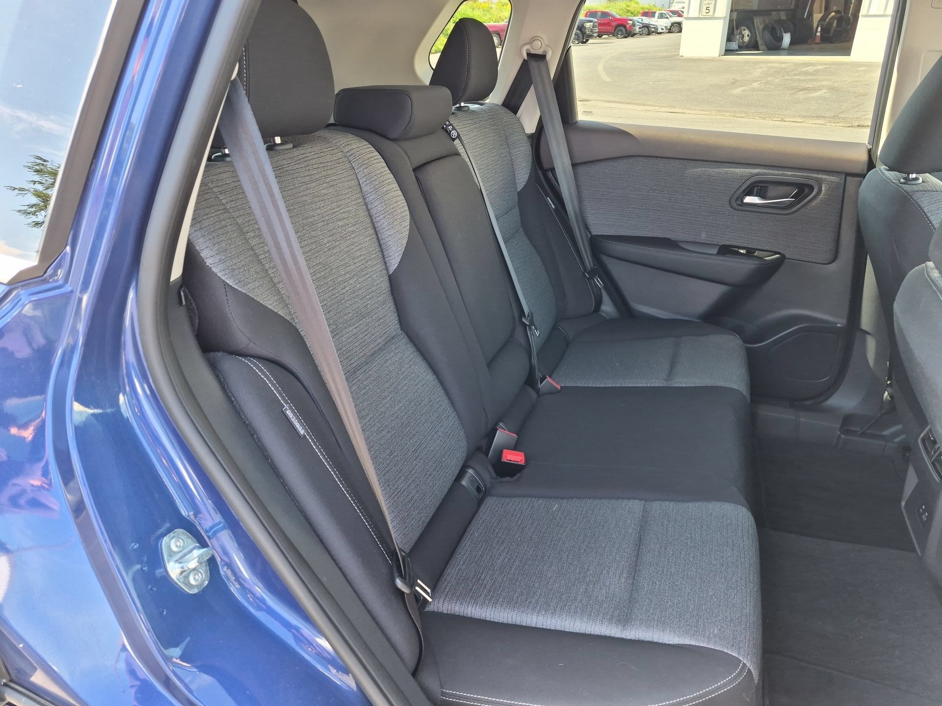 Used 2023 Nissan Rogue SV AWD/4WD image 26