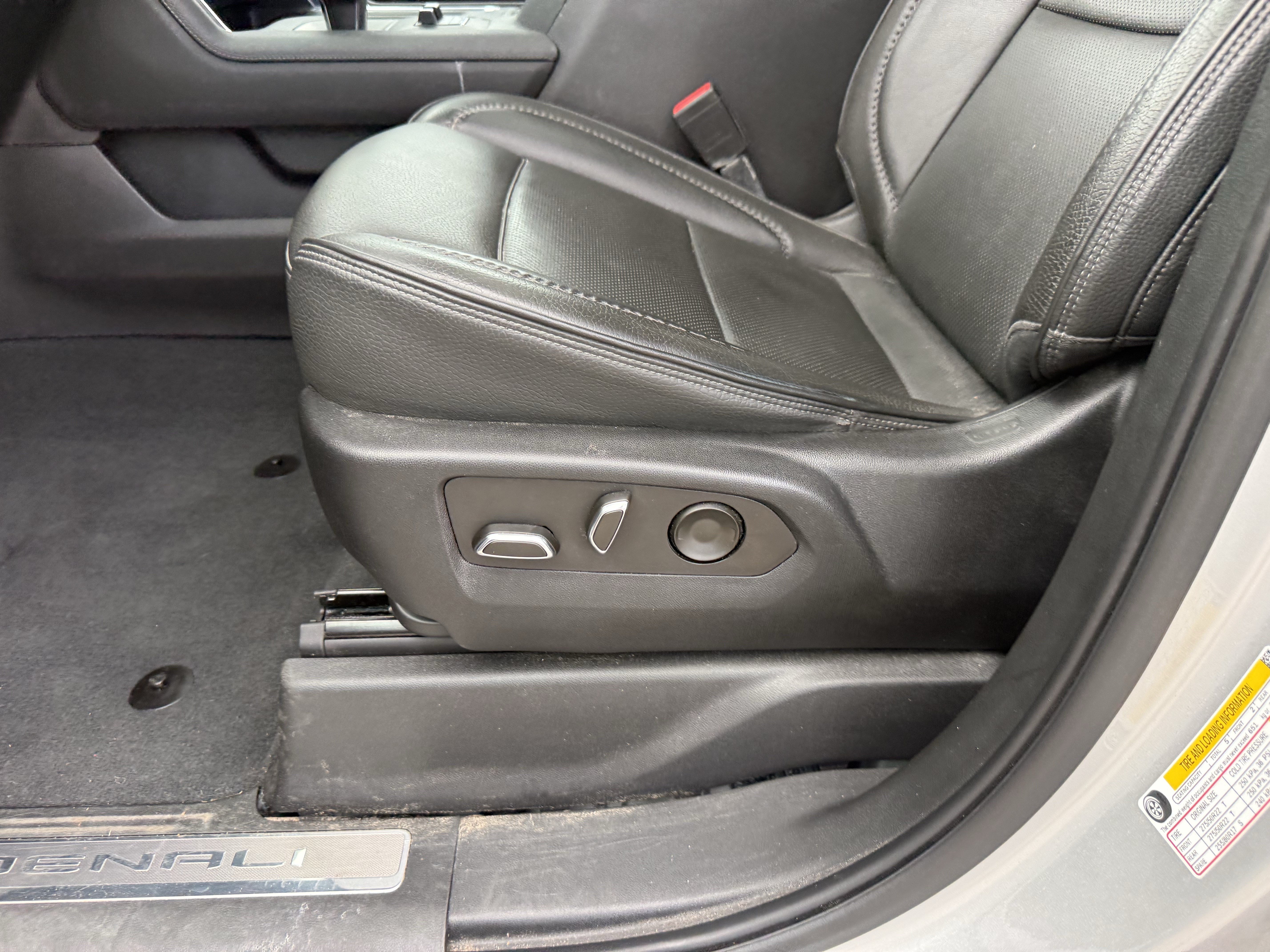 Used 2022 GMC Sierra 1500 Denali w/ Technology Package AWD/4WD image 26