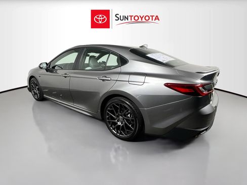 Used 2025 Toyota Camry SE w/ Convenience Package image 6