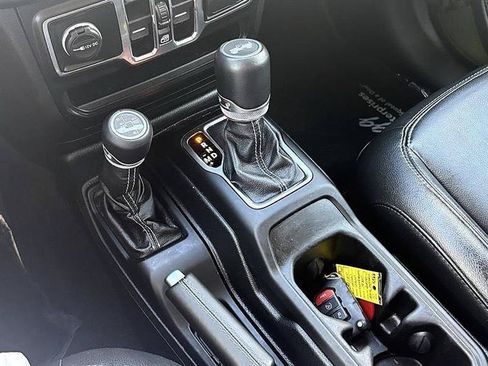 Used 2021 Jeep Wrangler Unlimited Sahara AWD/4WD image 28