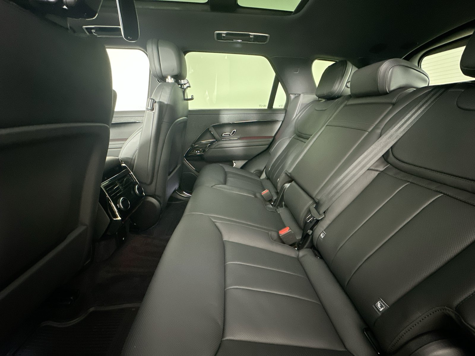 New 2027 Land Rover Range Rover Sport Dynamic SE AWD/4WD image 39
