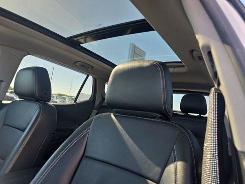Used 2022 GMC Terrain SLT AWD/4WD image 10