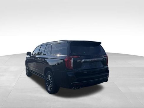 Used 2023 GMC Yukon XL AT4 w/ AT4 Premium Package AWD/4WD image 3