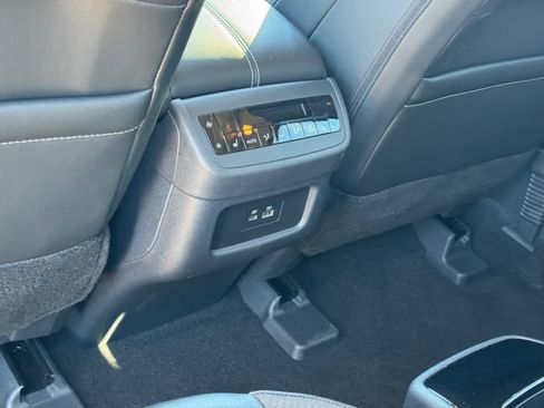 Certified 2025 Nissan Pathfinder SL w/ SL Premium Package image 12