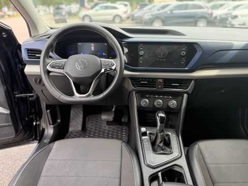 Used 2022 Volkswagen Taos SE FWD image 17