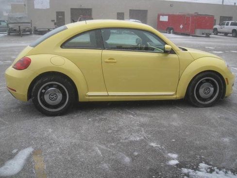 Used 2013 Volkswagen Beetle 2.5 image 4