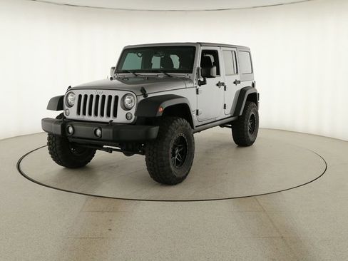 Used 2017 Jeep Wrangler Unlimited Rubicon w/ Max Tow Package AWD/4WD image 12
