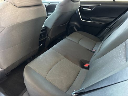 Used 2025 Toyota RAV4 XLE FWD image 10