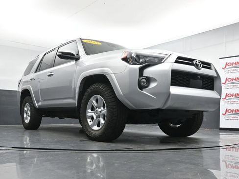 Used 2023 Toyota 4Runner SR5 Premium w/ Moonroof Package AWD/4WD image 33