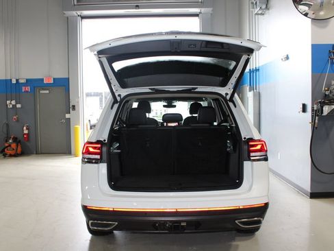 Used 2025 Volkswagen Atlas SE AWD/4WD image 27
