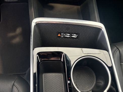 Used 2025 Chevrolet Equinox LT w/ Convenience Package II image 20